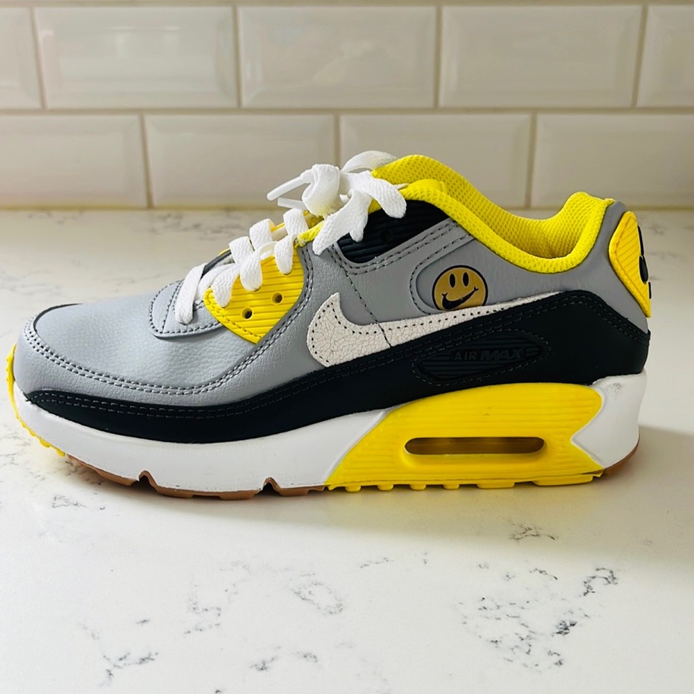 Nike Air Max 90 Smile Face 😃 - Picture 12 of 15
